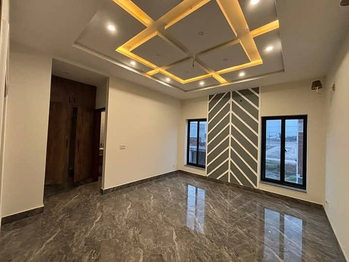 7.5 Marla House For Sale on Good Location Buch Executive Villas Multan 3