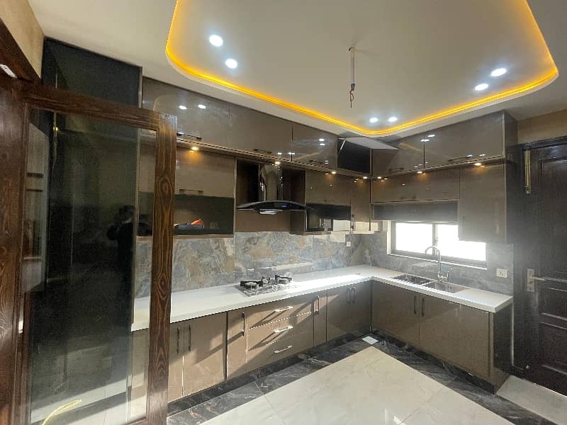 10 Marla Brand New House For Sale On Main Boulverd in Buch Executive Villas Multan 23