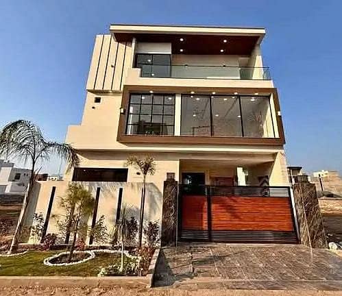 7.5 Marla Ultra Modern Luxurious Triple Story House Available For Sale In Buch Executive Villas Multan 2