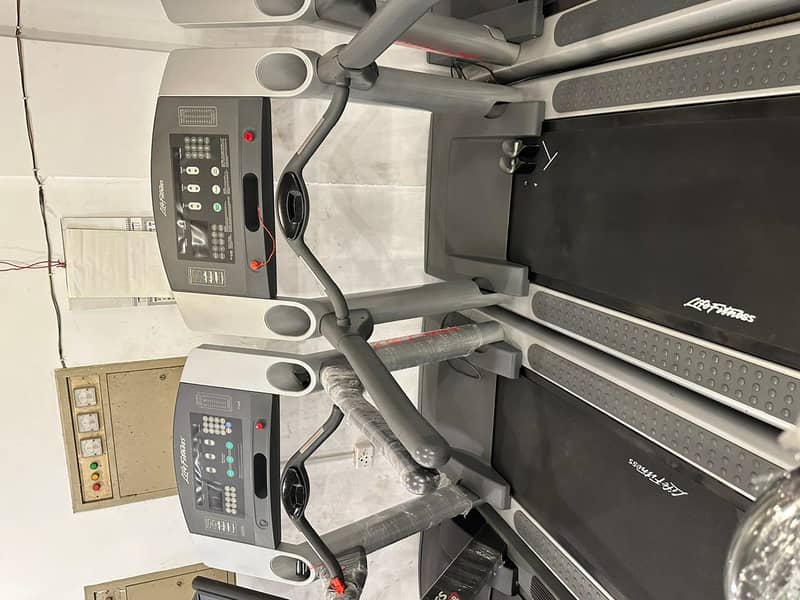 Lifefitness USA Brand Commercial Treadmill || Life Fitness 95Ti 12