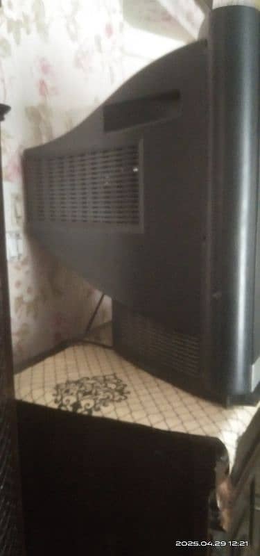LG tv with Good condition 2
