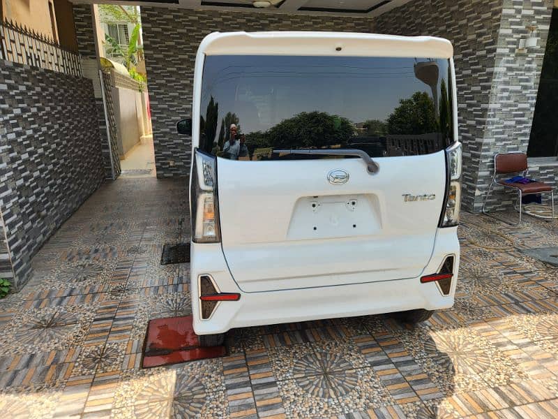 Daihatsu Tanto custom 2022 1