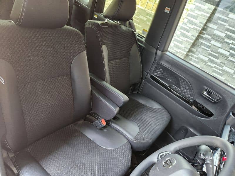 Daihatsu Tanto custom 2022 5