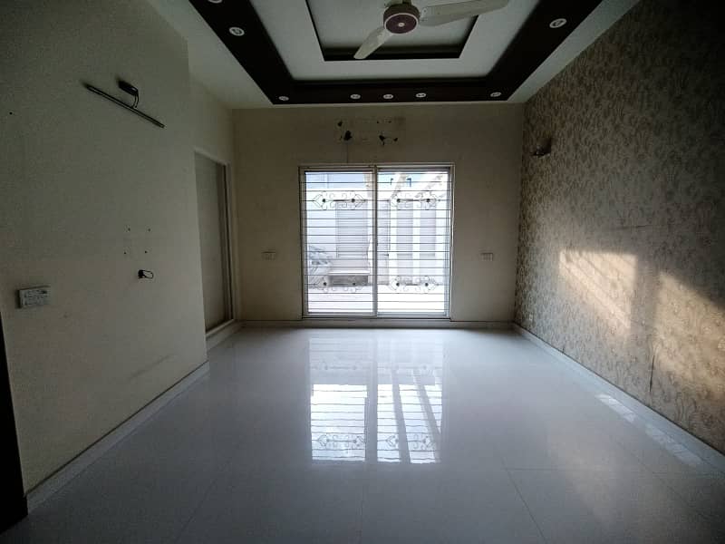 1KANAL NEWLY UPPER PORTION( LOWER PORTION LOCK )DHA PHASE 6 8
