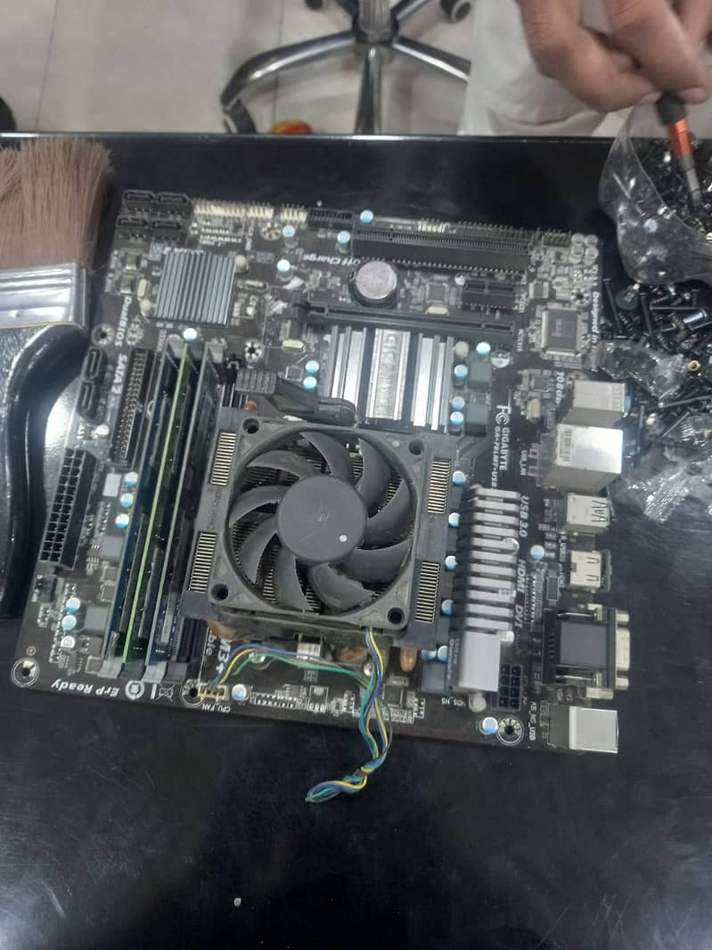Gaming motherboard and processor Gigabyte GA-78LMT-USB3 Motherboard S 0