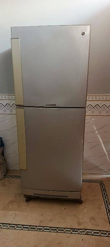 Used fridge/refrigerator for sale 0
