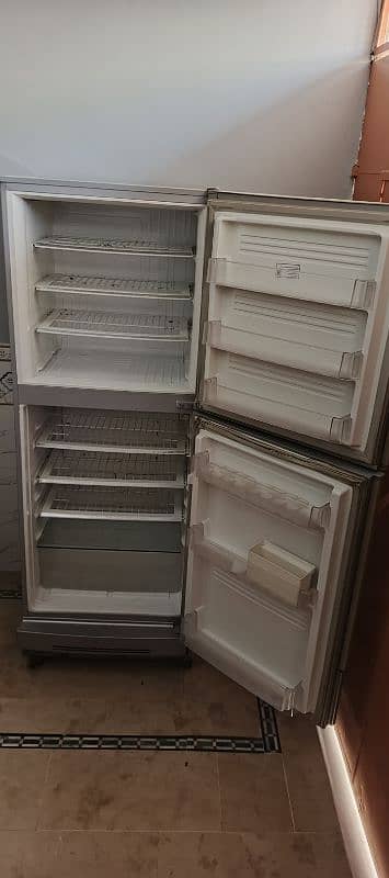 Used fridge/refrigerator for sale 1