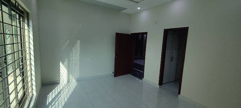 Brand New 10 Marla Corner House For Sale Facing Park 5