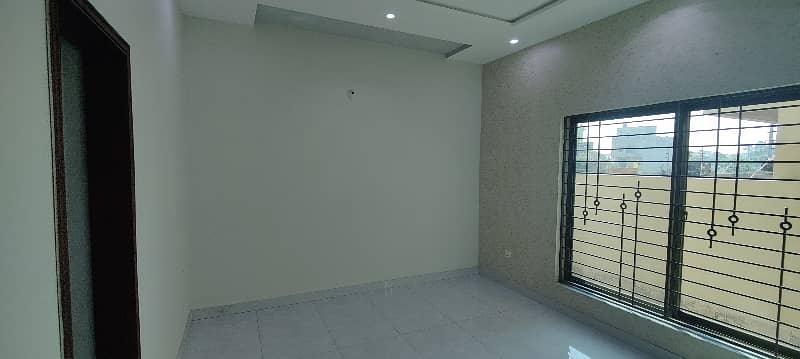 Brand New 10 Marla Corner House For Sale Facing Park 6