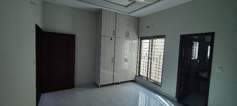 Brand New 10 Marla Corner House For Sale Facing Park 22