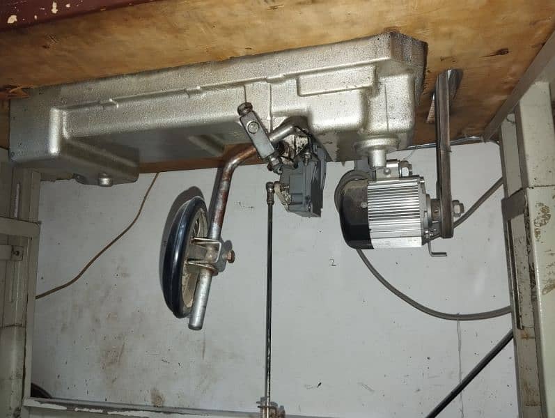Juki DDL-555  Silai Machine  Bohat Achi Condition Urgent Sale, 2