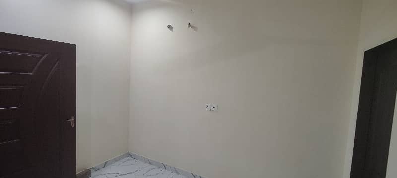 6 Marla Lower Portion Available For Rent 11