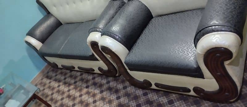 White and black sofa set slightly used 0