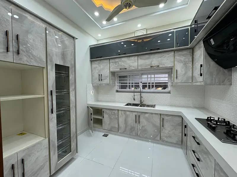 10 M Upper Portion Available For Rent 1