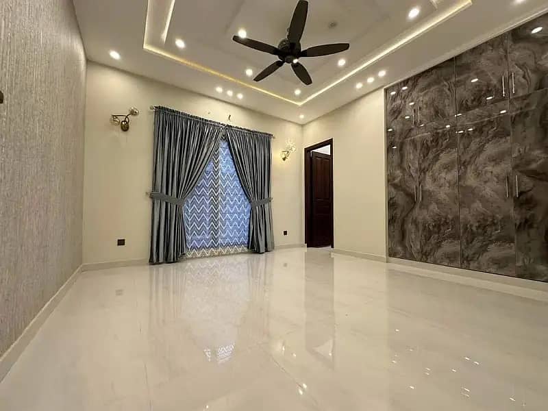 10 Marla Full House Available For Rent Jasmine Block Bahria Town Lahore 3