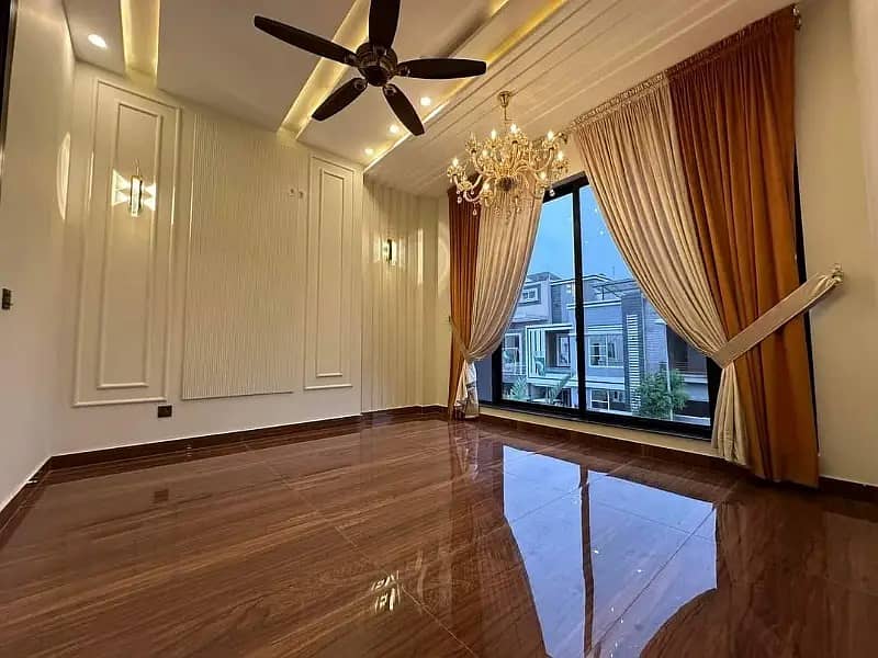 10 Marla Full House Available For Rent Jasmine Block Bahria Town Lahore 0