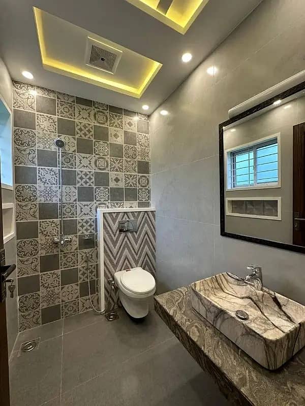 10 Marla Full House Available For Rent Jasmine Block Bahria Town Lahore 16
