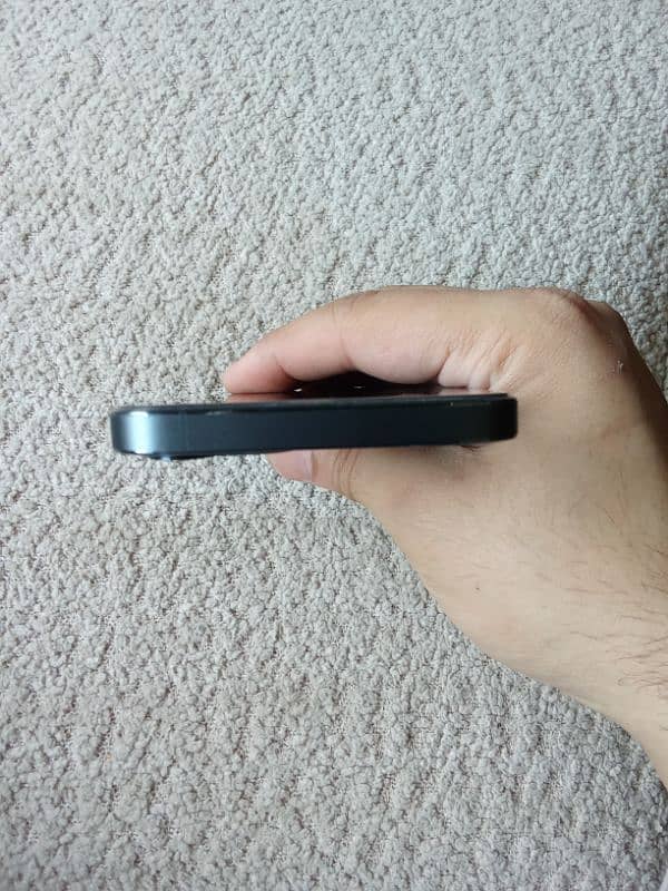Iphone 12Pro Blue color 4