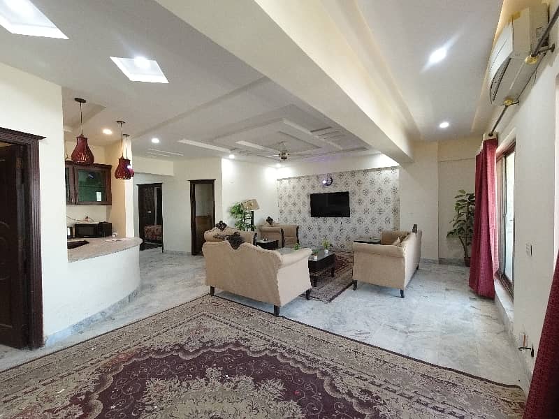 On Excellent Location 2100 Square Feet Flat For sale In Khudadad Heights Islamabad 4