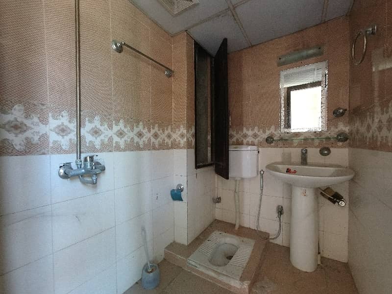 On Excellent Location Khudadad Heights Flat Sized 2100 Square Feet 3