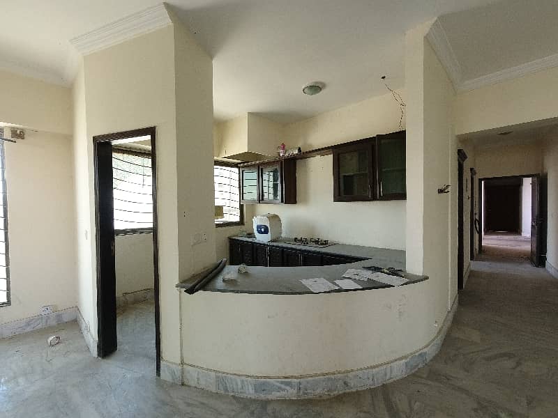 On Excellent Location Khudadad Heights Flat Sized 2100 Square Feet 7