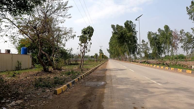 LDA City LAHORE 10 Marla Plot For Sale ALL Duse Clear 4