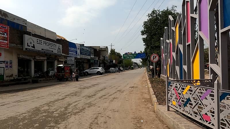 LDA City LAHORE 10 Marla Plot For Sale ALL Duse Clear 5