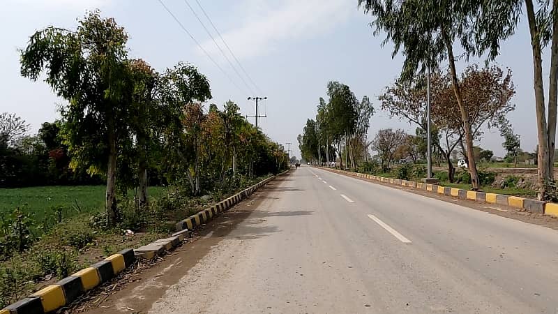 LDA City LAHORE 10 Marla Plot For Sale ALL Duse Clear 8