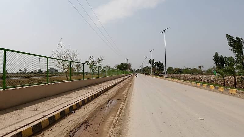 LDA City LAHORE 10 Marla Plot For Sale ALL Duse Clear 10