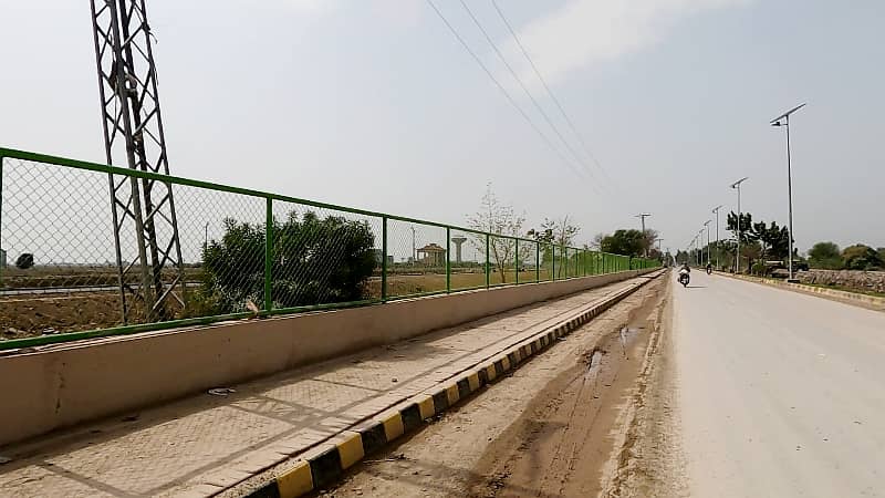 LDA City LAHORE 10 Marla Plot For Sale ALL Duse Clear 11