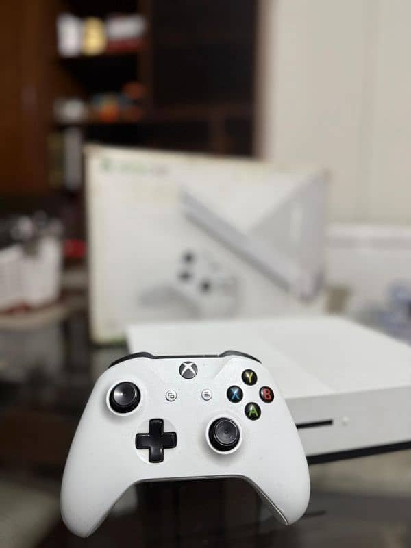 xbox one s 1tb full new used 1 month only 1