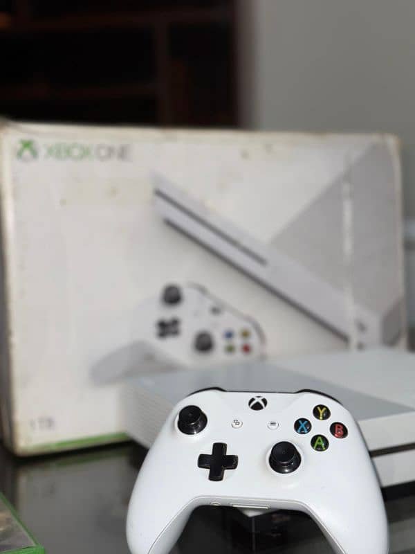 xbox one s 1tb full new used 1 month only 2