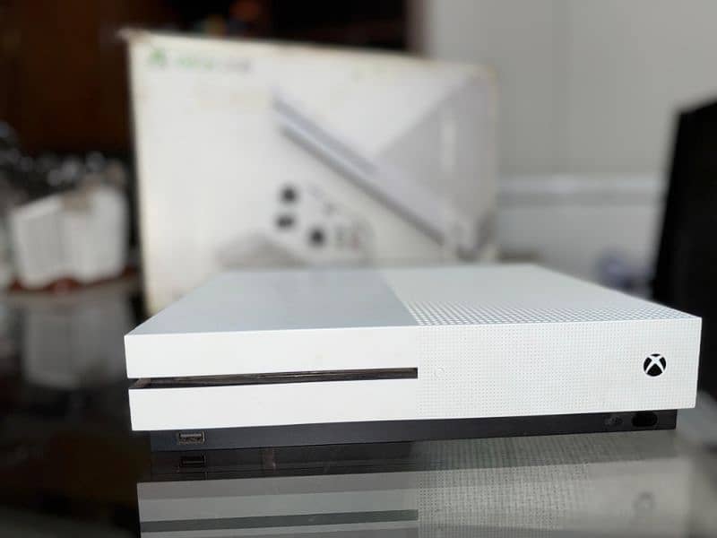 xbox one s 1tb full new used 1 month only 3