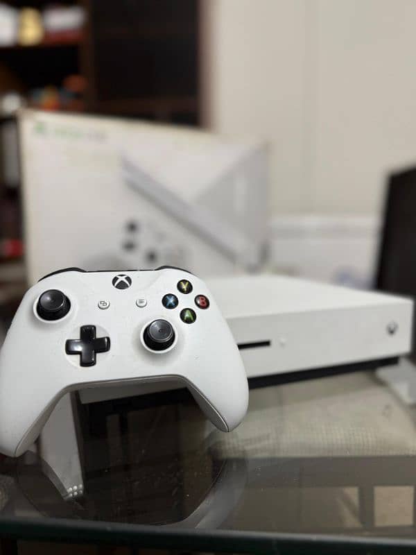 xbox one s 1tb full new used 1 month only 7