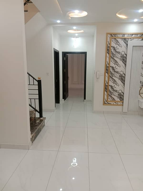 Stunning Prime Location 10 Marla House In Garden Town Phase 3 Available 6