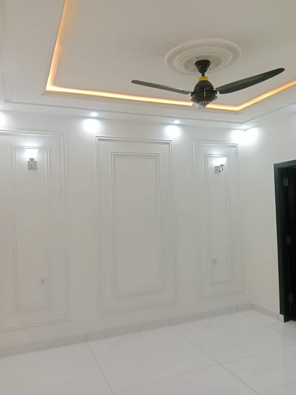 Stunning Prime Location 10 Marla House In Garden Town Phase 3 Available 7