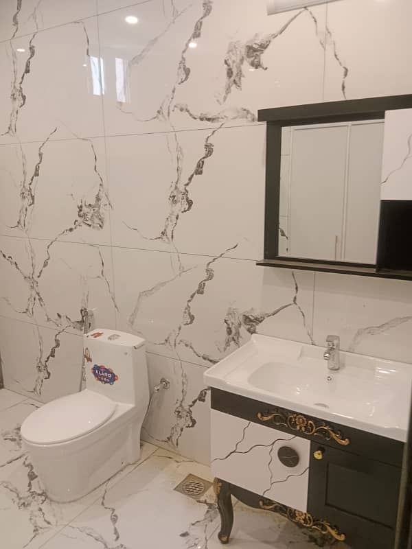 Stunning Prime Location 10 Marla House In Garden Town Phase 3 Available 8