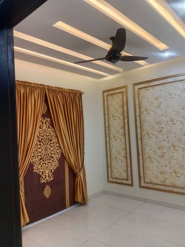 Stunning Prime Location 10 Marla House In Garden Town Phase 3 Available 11