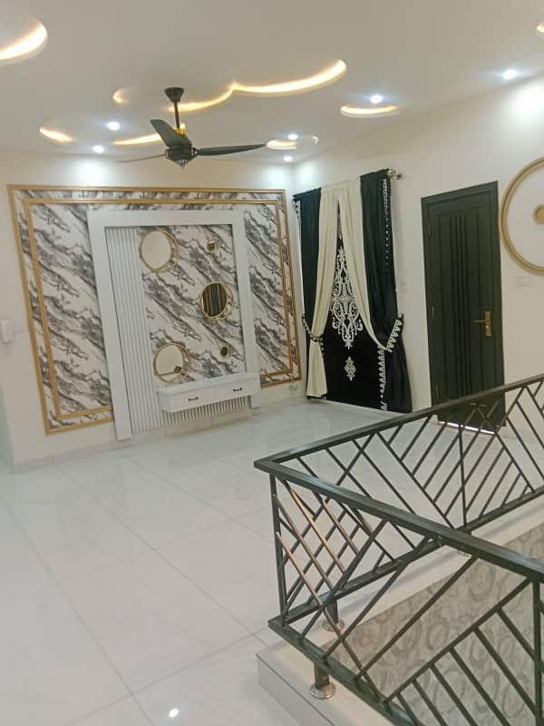 Stunning Prime Location 10 Marla House In Garden Town Phase 3 Available 12
