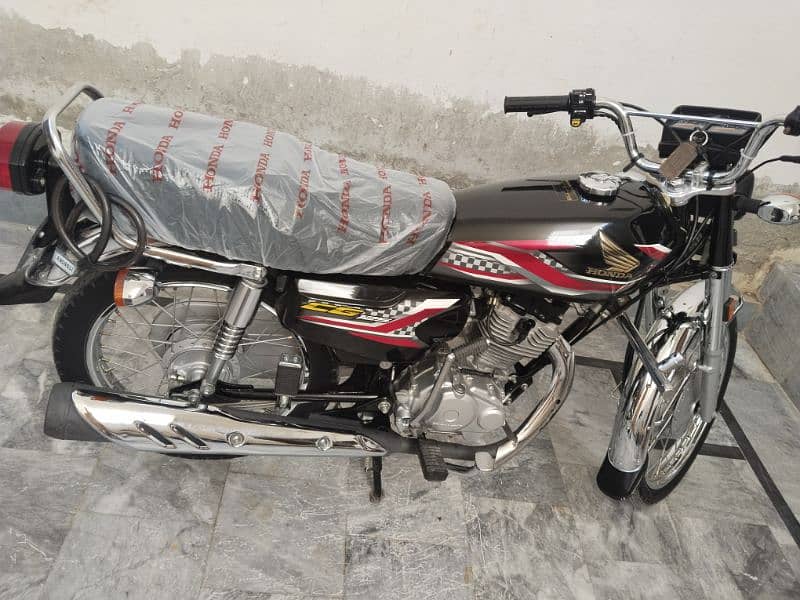 Honda 125 Black 1
