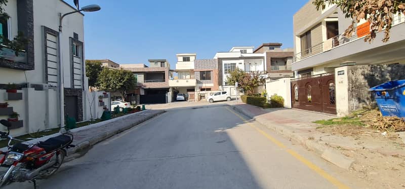 Prime Location 10 Marla Residential Possession Plot 0