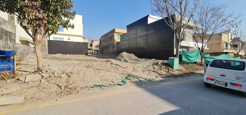 Prime Location 10 Marla Residential Possession Plot 2