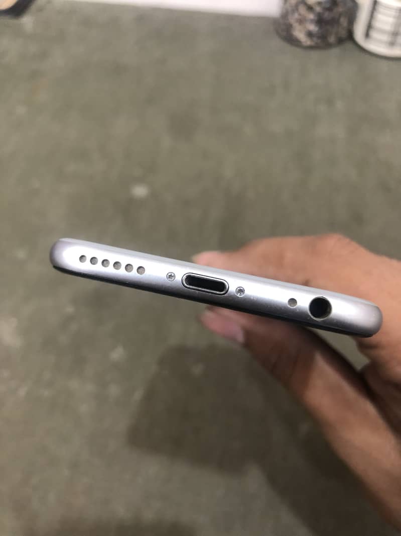 iPhone 0
