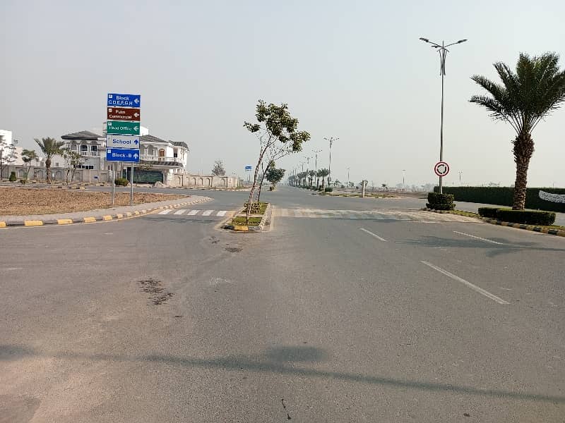 Book A On Excellent Location 1 Kanal Residential Plot In Royal Palm City - Block B 8
