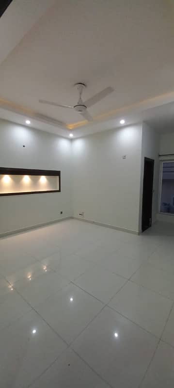 Bahria twon sector F1 house for rent new condition beautiful location 14