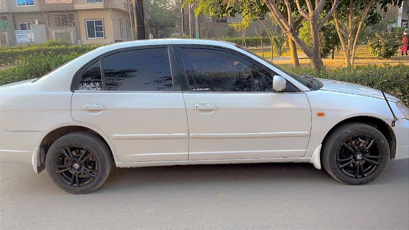 Honda Civic 2001 4