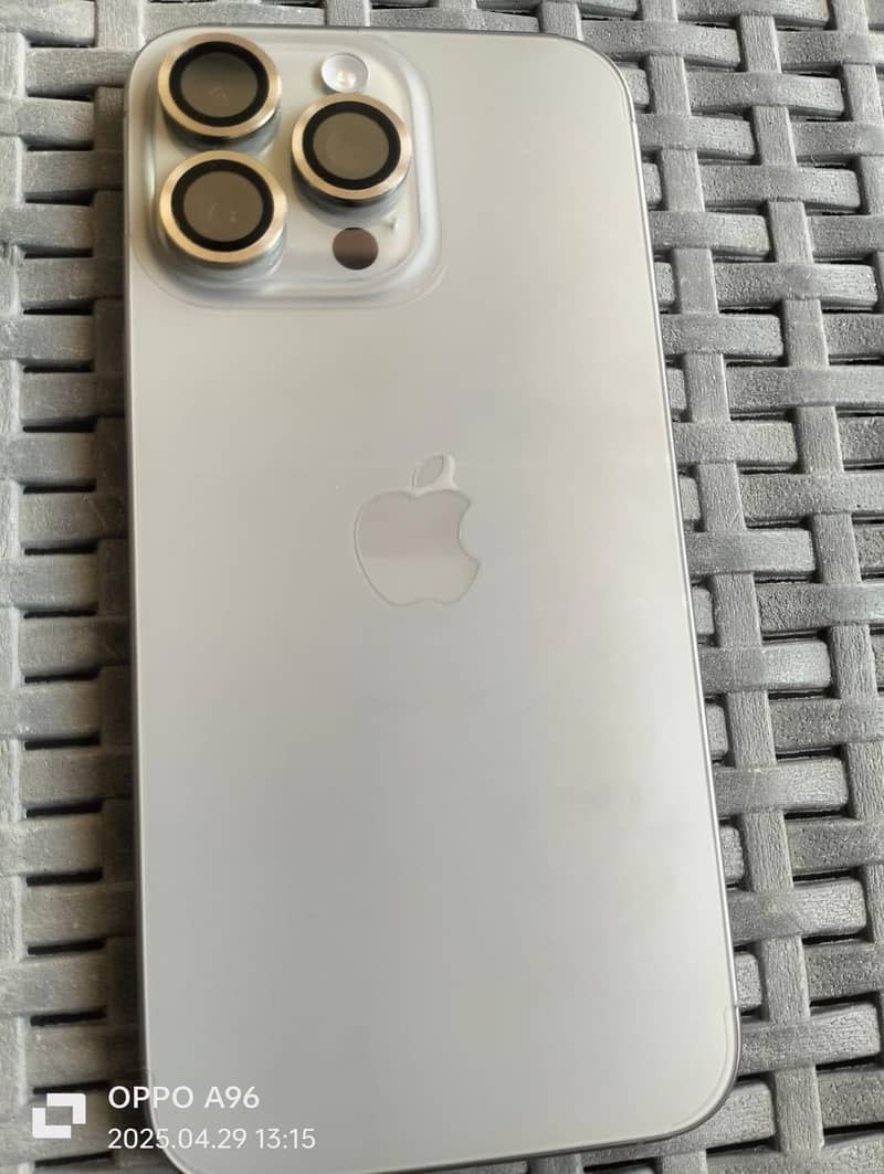 Iphone 15 pro max jv 0