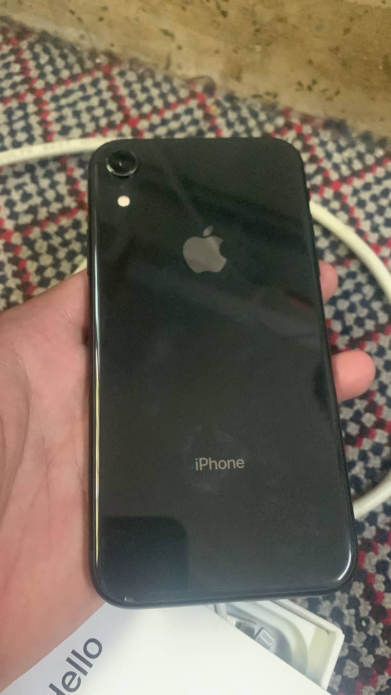 iPhone XR 0