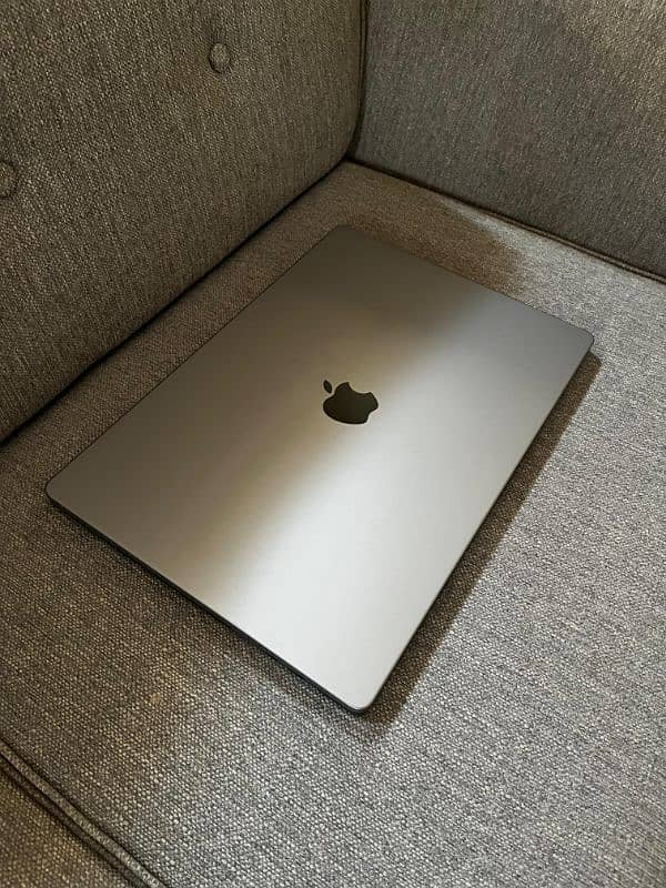 MacBook Pro 16 inch M1 Pro 512/16 5