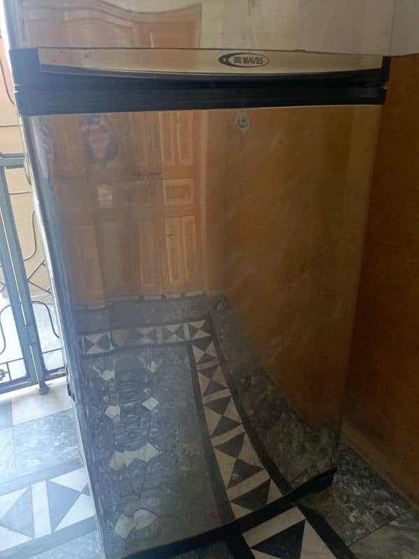 EXTRA LARGE WAVES Refrigerator 2